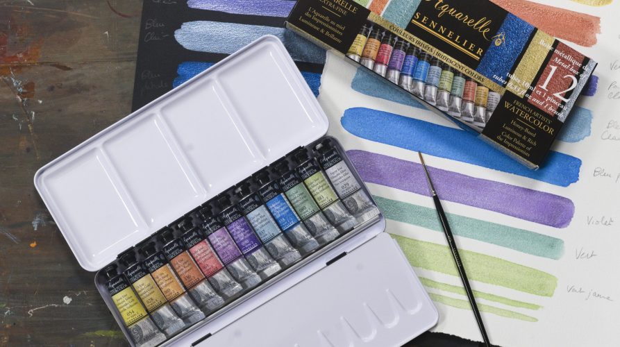 Boîte de 12 couleurs irisées Sennelier avec nuanciers sur fond noir et blanc