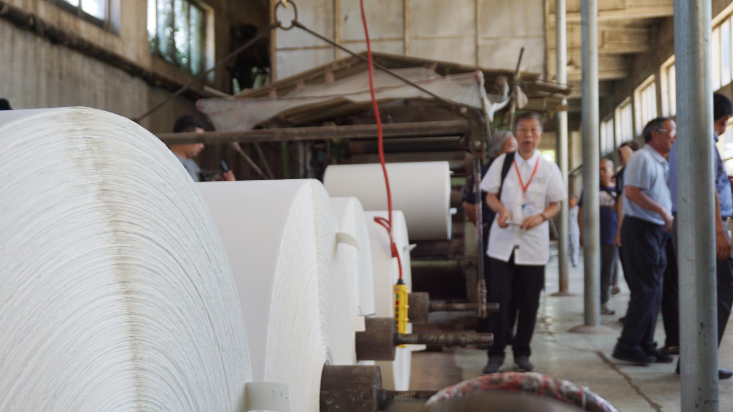 Visite de la manufacture Baohong, rouleaux de papier coton