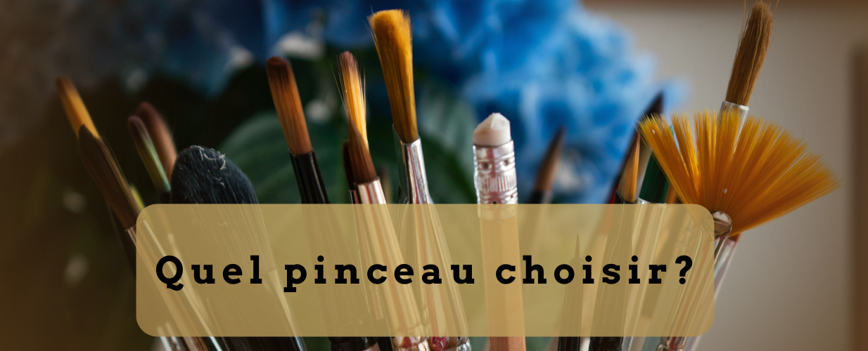 plusieurs pinceaux d'aquarelle
