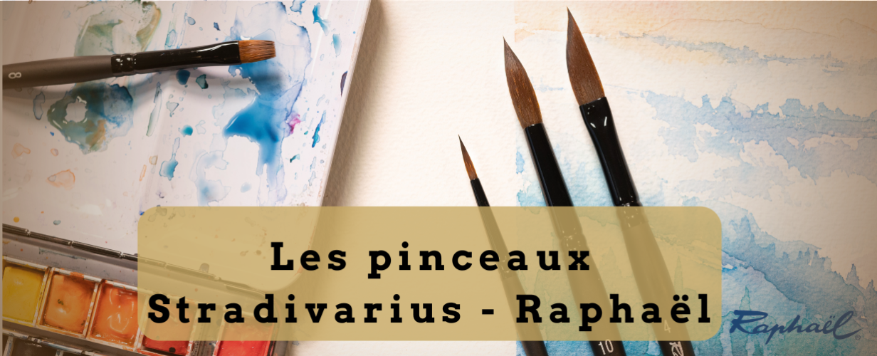 pinceaux avec un palette d'aquarelle