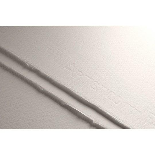 Feuilles 100% coton extra-blanc 56x76 640g 5f grain fin Fabriano Artistico